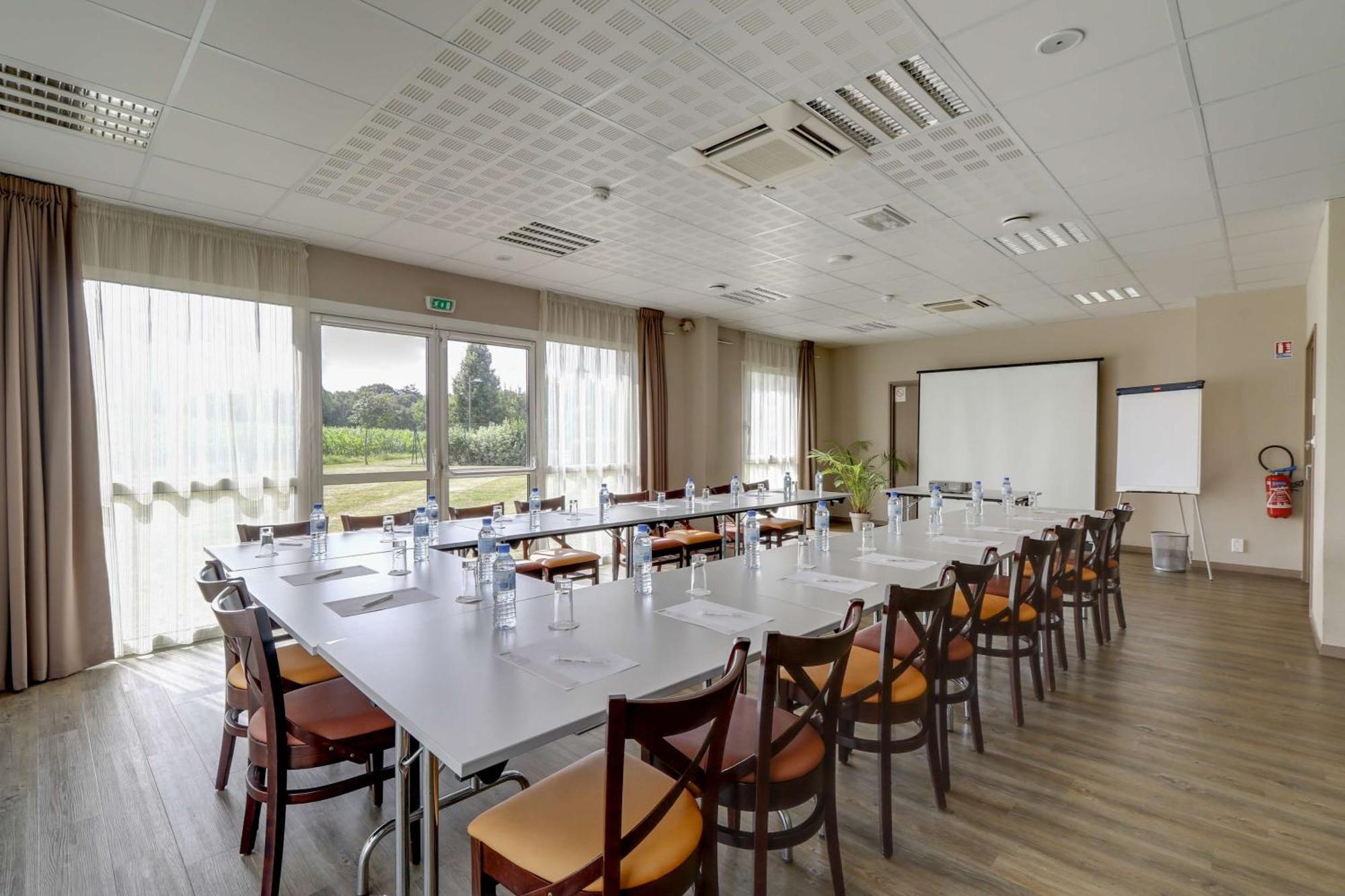 Brit Hotel Saint-Meen-Le-Grand En Broceliande Eksteriør billede