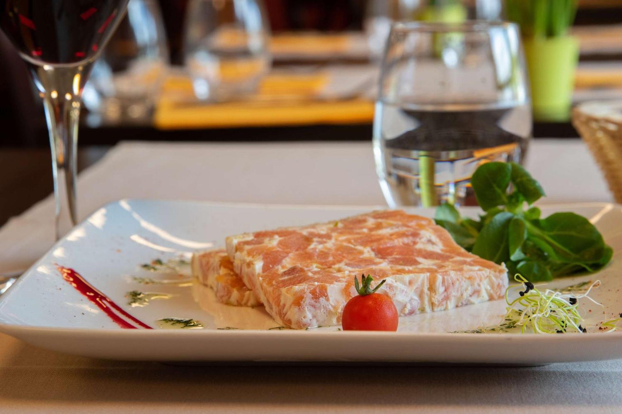 Brit Hotel Saint-Meen-Le-Grand En Broceliande Eksteriør billede