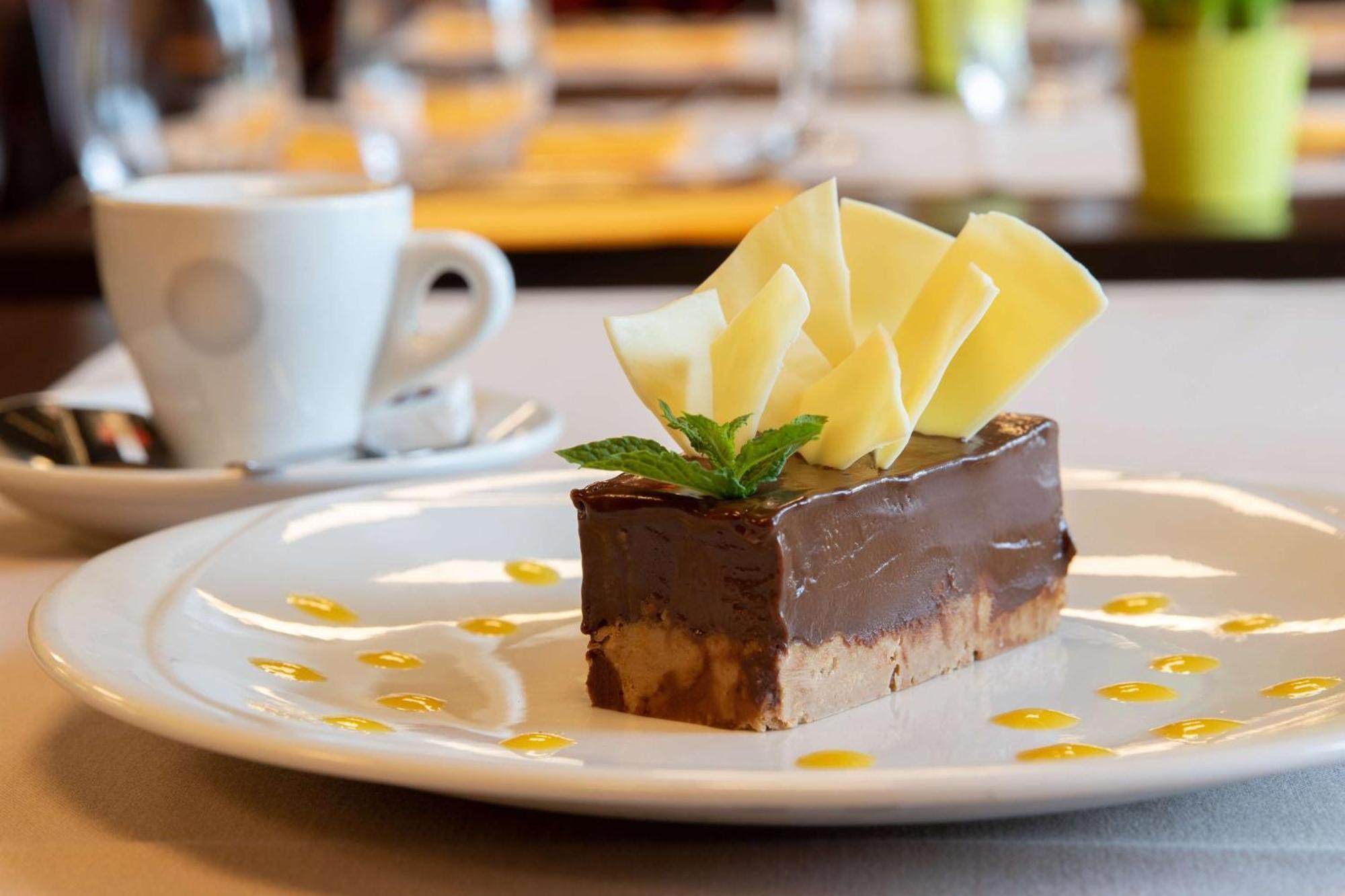 Brit Hotel Saint-Meen-Le-Grand En Broceliande Eksteriør billede