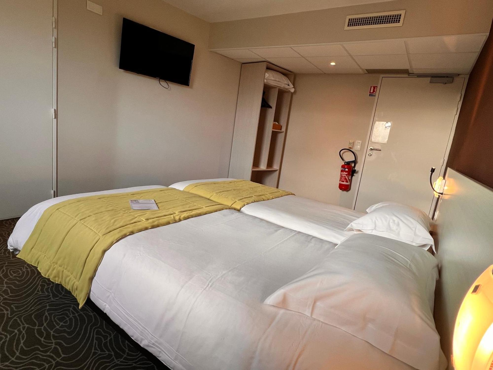 Brit Hotel Saint-Meen-Le-Grand En Broceliande Eksteriør billede