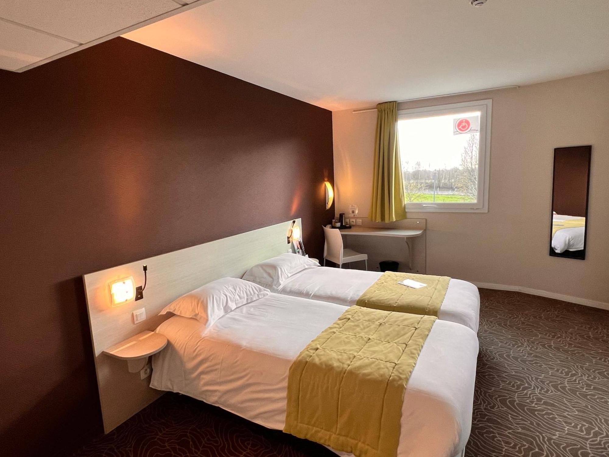 Brit Hotel Saint-Meen-Le-Grand En Broceliande Eksteriør billede