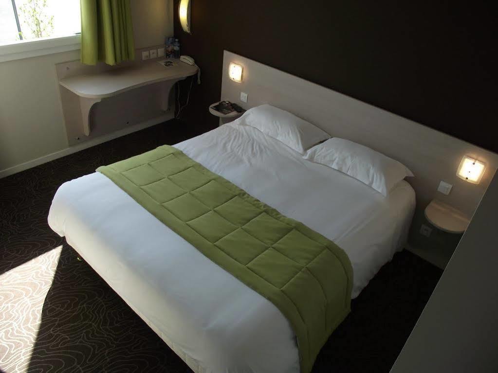 Brit Hotel Saint-Meen-Le-Grand En Broceliande Eksteriør billede