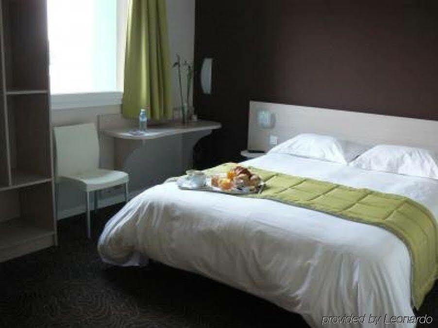 Brit Hotel Saint-Meen-Le-Grand En Broceliande Eksteriør billede